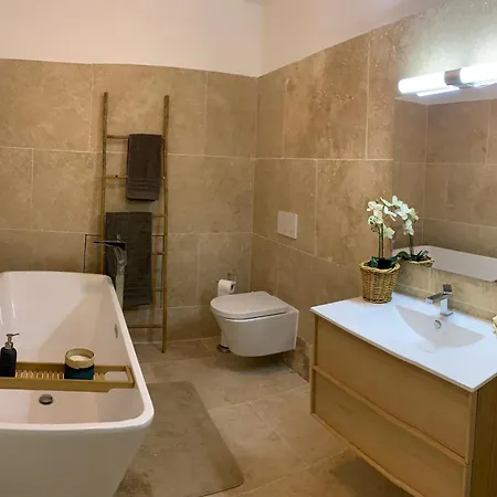 Hotel Luxurious Combining Style And Lifestyle