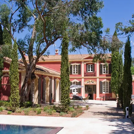 Luxurious Combining Style And Lifestyle